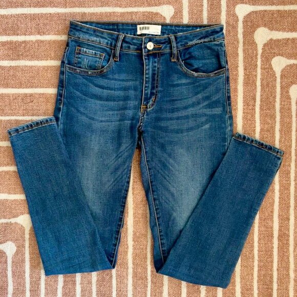 Lulus Cacti On You Medium Wash Embroidered Skinny Jeans, Size 26 - Picture 4 of 7